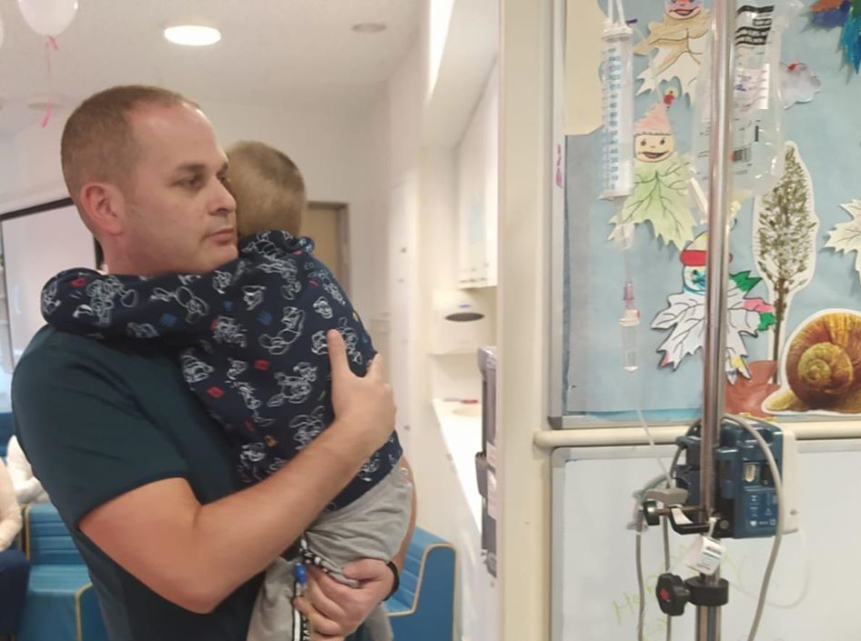 Social Workers On The Pediatric Oncology Wards Larger Than Life Canada